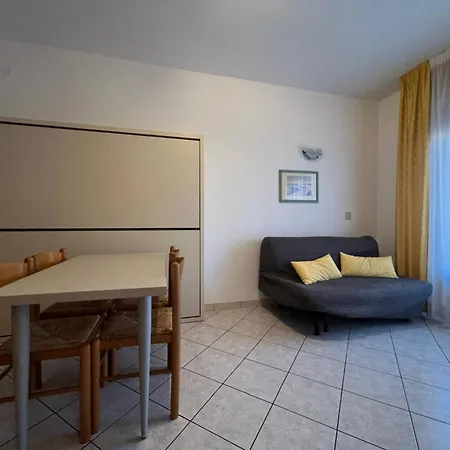 Апартаменты Seaside For 4 People In - Beahost Бибионе